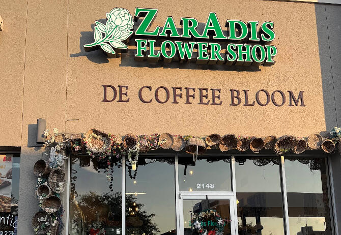 Networking @ Zaradis Flower shop de Coffee Bloom, Trinity, FL De Coffee Bloom shop entrance